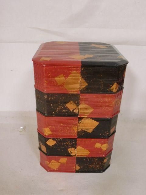 朱掻合塗　木製　秋草図　縁高重　美品　茶道具　懐石道具　送料込 茶道具 菓子器 縁高 縁高重 朱塗り 花鳥 淡々斎好写し 五段 中村