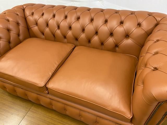 ロンドン 2シーター チェスターフィールドソファ デラックス シナモン