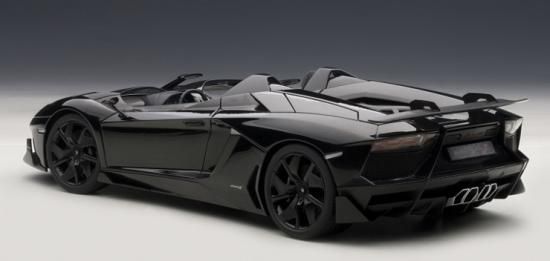 オートアートモデルカーLamborghini Aventador J in Black 1:18 Scale