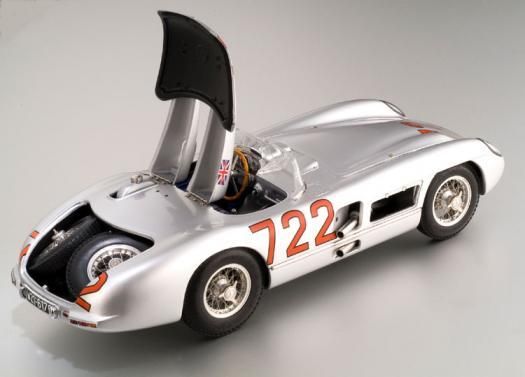 ベンツ 300 SLR 1/18 Mille Miglia 1955 ミニカー