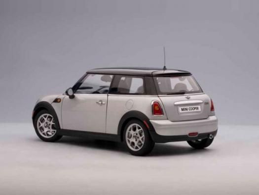 オートアート 1/18 モデルカー 2006 Mini Cooper 1/18 Pure