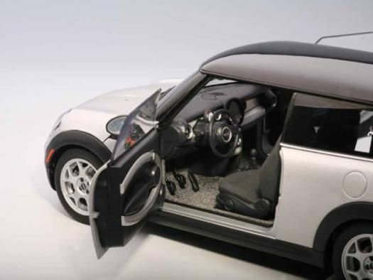 オートアート 1/18 モデルカー 2006 Mini Cooper 1/18 Pure オートアート 1/18 モデルカー 2006 Mini Cooper 1/18 Pure