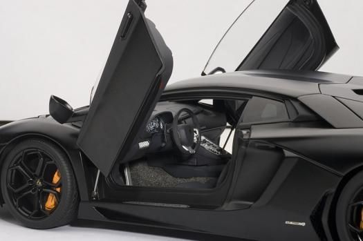 オートアート モデルカー ランボルギーニ アヴェンタドール オートアート モデルカー ランボルギーニ アヴェンタドール