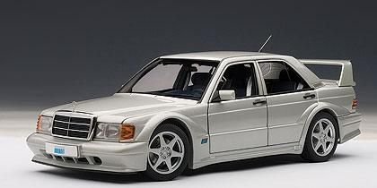 メルセデス ベンツ 190E 2.5-16 Evo2 (シルバー) 1:18 Die Cast メルセデス ベンツ 190E 2.5-16 Evo2 (シルバー) 1:18 Die Cast