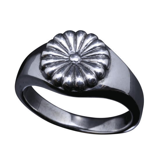 菊紋 愛国 指輪 リング 日本の文化を尊ぶ菊花紋章シルバーリング サイズ展開も豊富なのでお好きな指でご利用頂けます