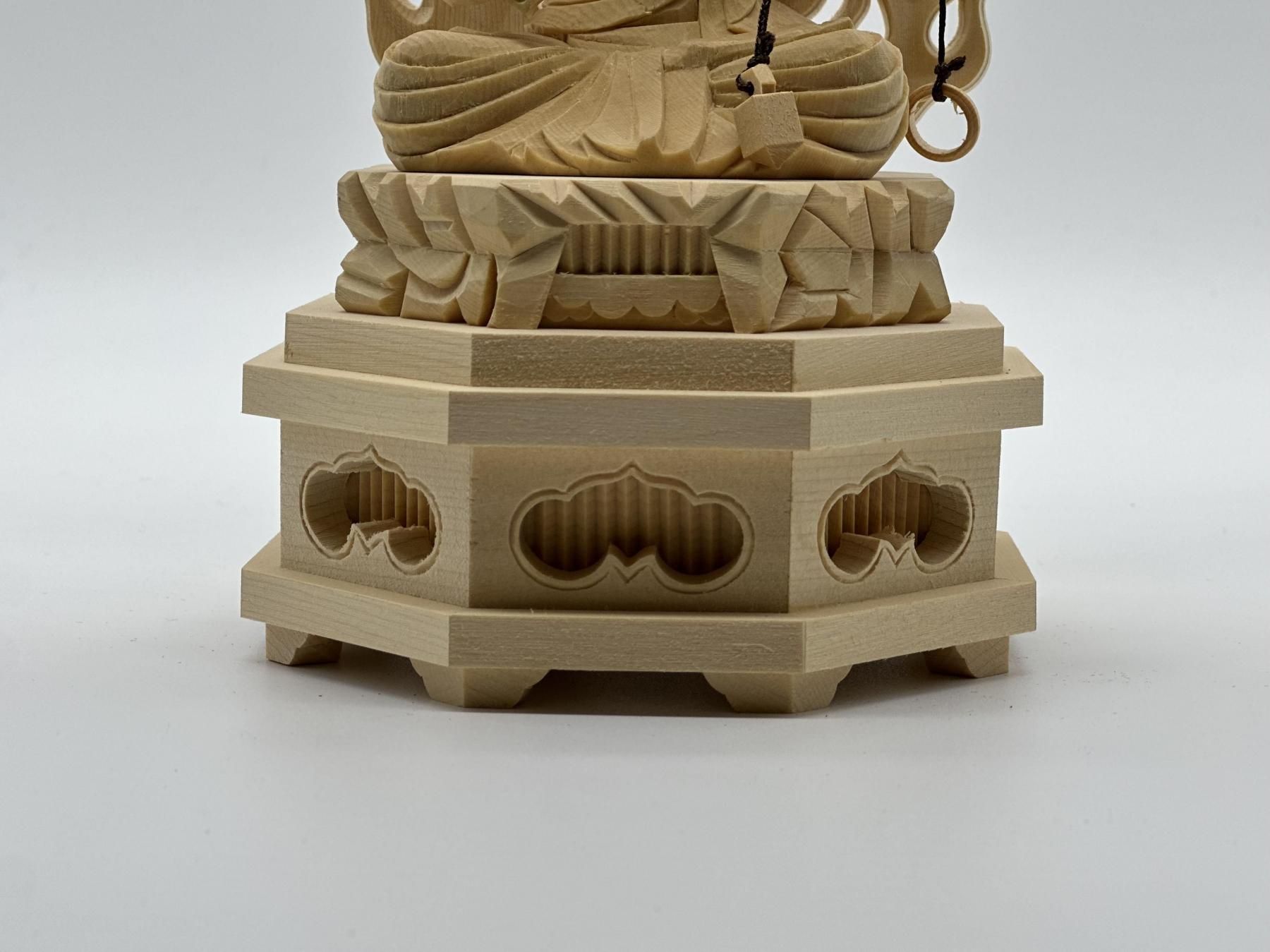 【美品】新品　不動明王　檜製　魔除け・厄除け・開運 Amazon｜仏像 不動明王 高岡銅器 魔除け 厄除け 開運 置物 御