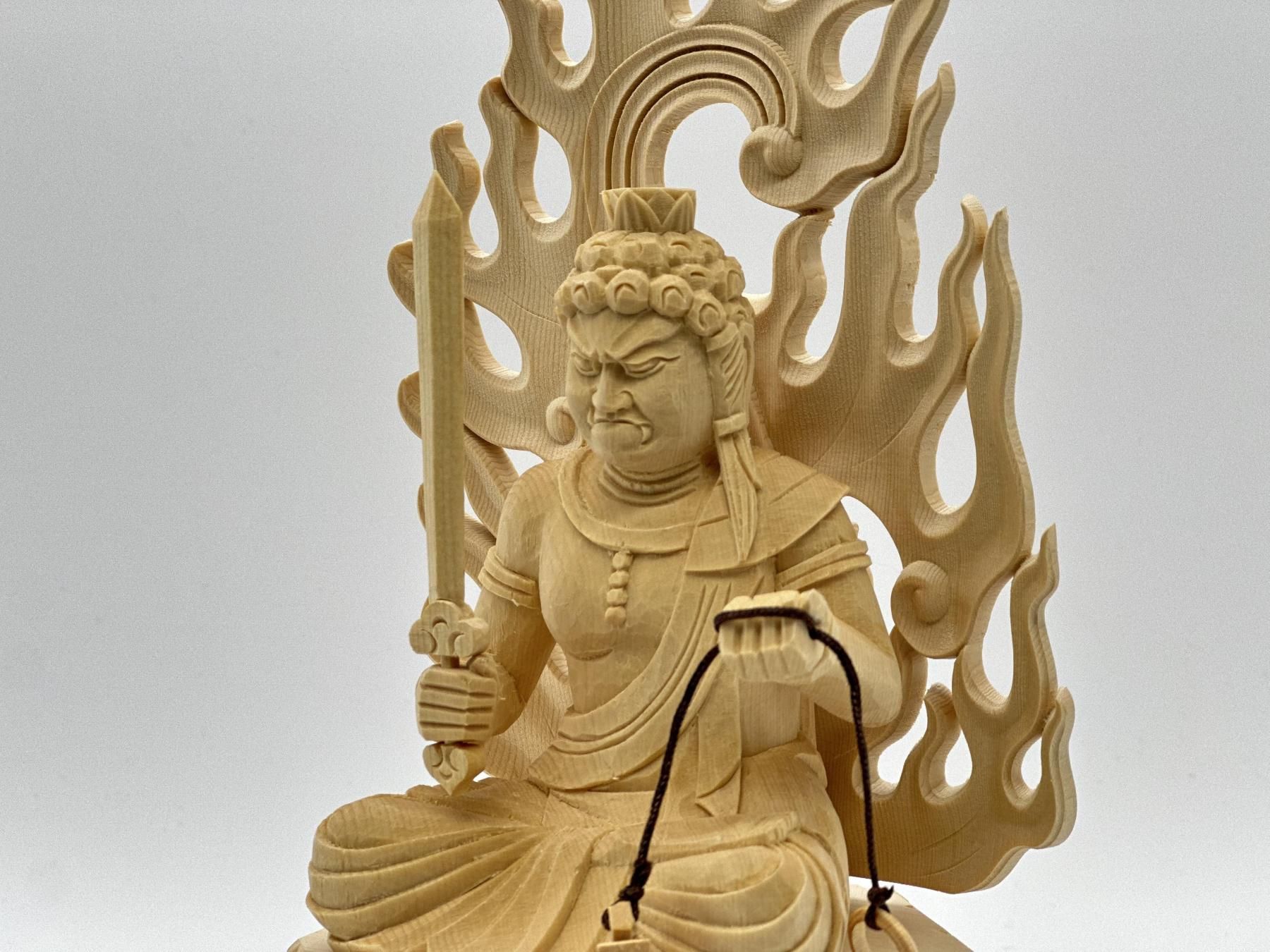 【美品】新品　不動明王　檜製　魔除け・厄除け・開運 不動明王坐像 檜製