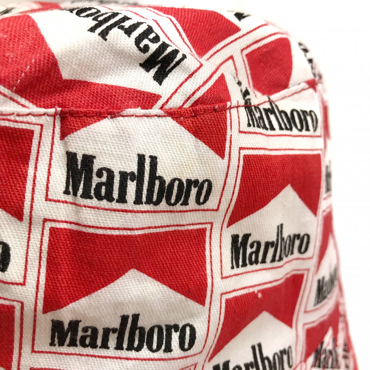 Marlboro Cotton Bucket Hat 赤白 マルボロ マールボロ ロゴ 総柄 コットン バケットハット 帽子 タバコ 企業物 - NEWJOKE ONLINE STORE