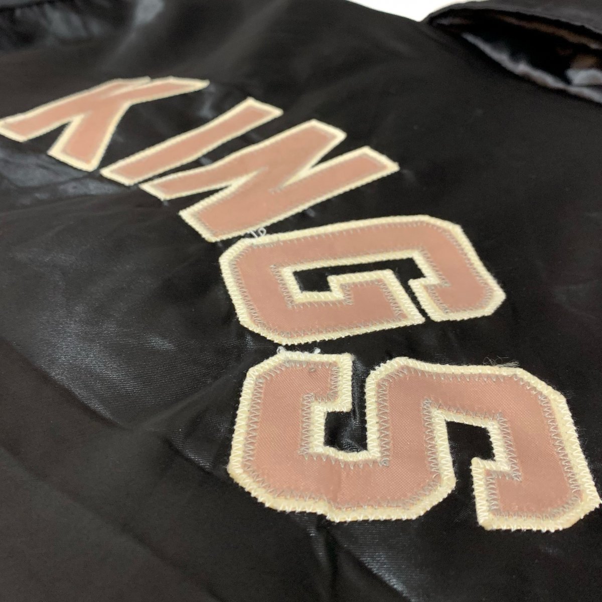 カナダ製 90s Los Angeles Kings Satin Varsity Jacket 黒 L 