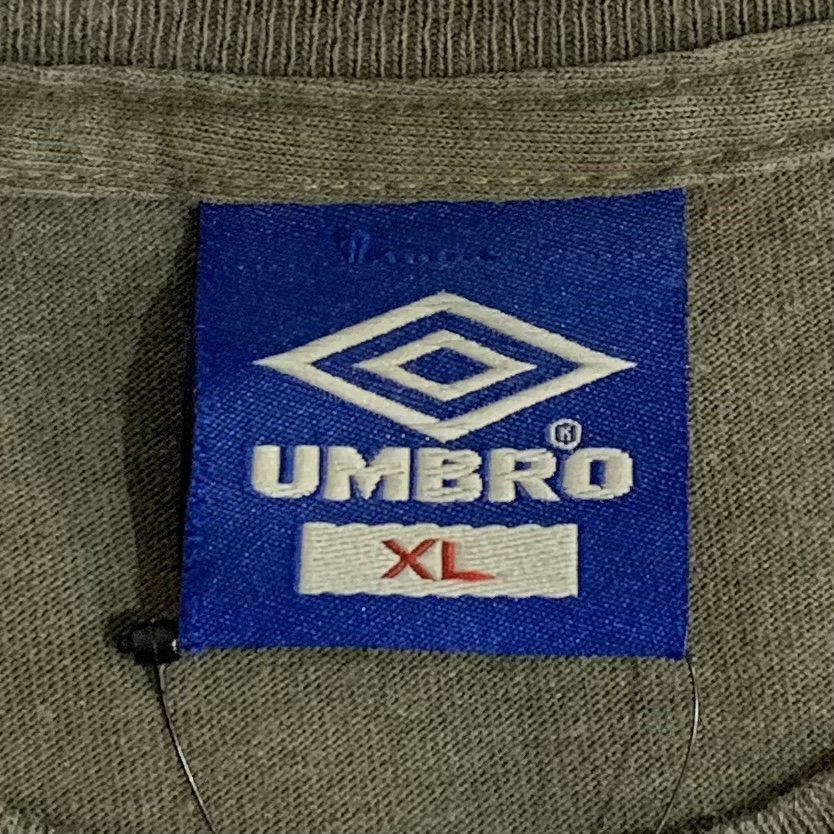 USA製 90s UMBRO Logo Pocket S/S Tee オリーブ XL アンブロ 半袖 Tシャツ ポケット付き ポケT 同色ロゴ 刺繍  古着 - NEWJOKE ONLINE STORE