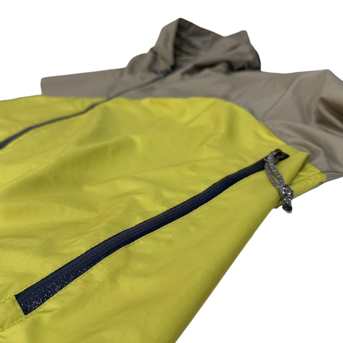 01年製 patagonia Essenshell Pullover カーキ黄 L 00s 01年製 patagonia Essenshell Pullover カーキ黄 L 00s