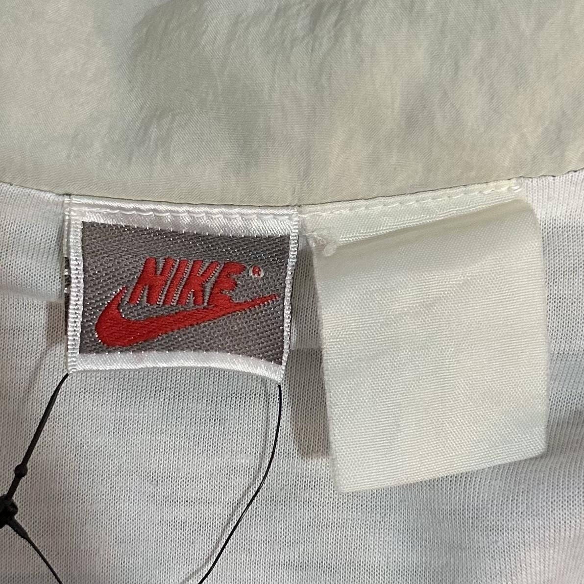 90s NIKE Logo Nylon Jacket 灰 XL ナイキ ナイロンジャケット 90s NIKE Logo Nylon Jacket 灰 XL ナイキ ナイロンジャケット