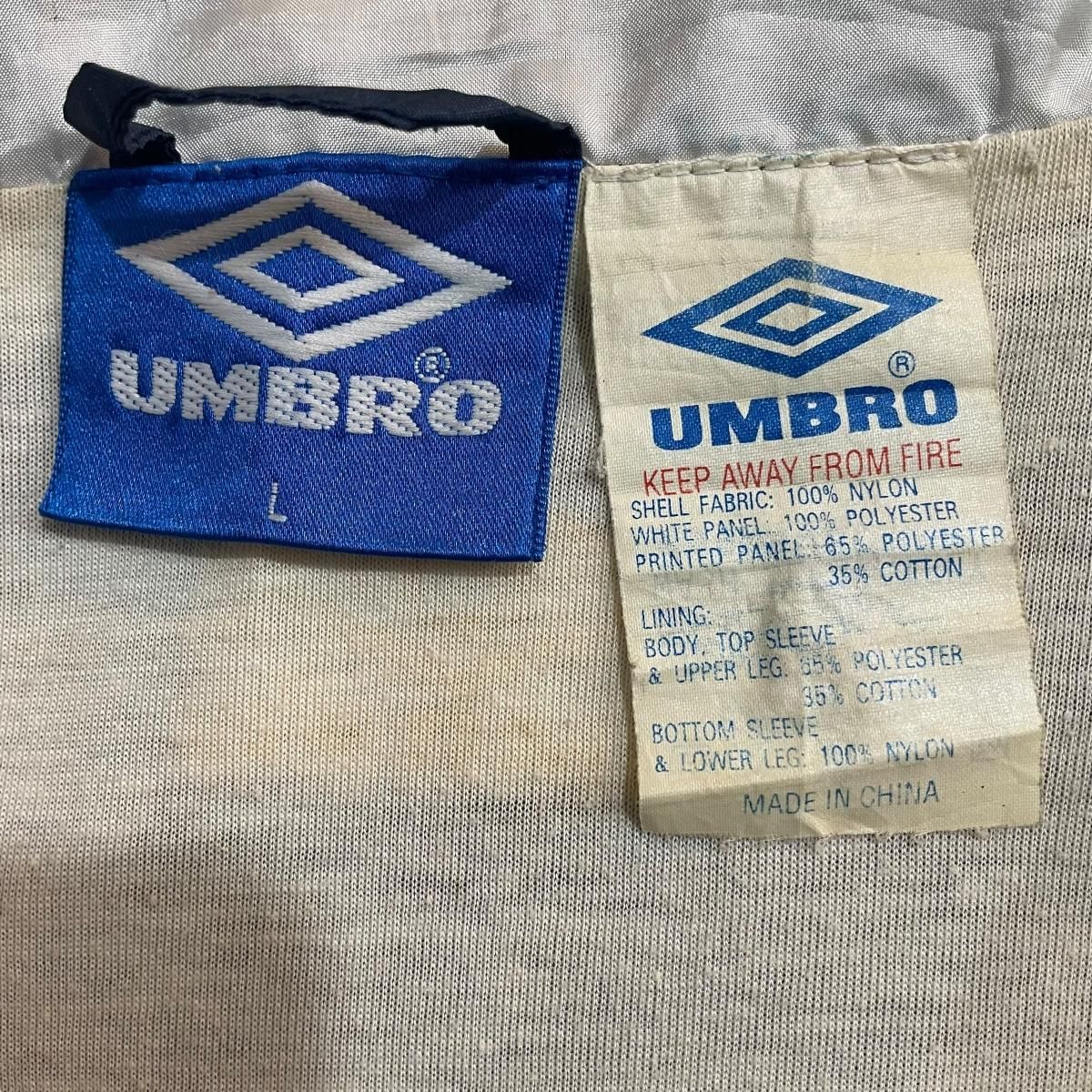 90s UMBRO Logo Nylon Jacket 紺黄白 L アンブロ ロゴ 切り替え 90s UMBRO Logo Nylon Jacket 紺黄白 L アンブロ ロゴ 切り替え