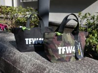 <img class='new_mark_img1' src='https://img.shop-pro.jp/img/new/icons14.gif' style='border:none;display:inline;margin:0px;padding:0px;width:auto;' />tfw49      tote  bag  small    /   blackcamo