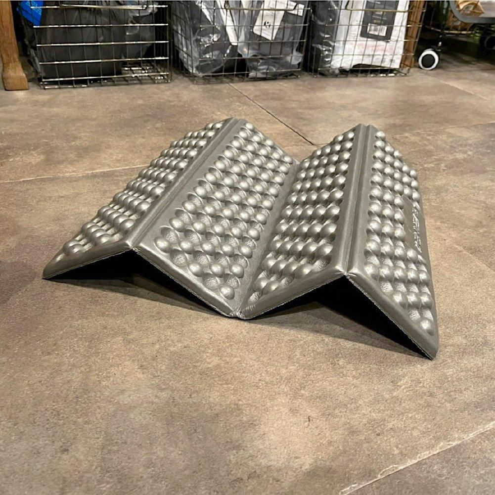 深山座布団 - 宗像山道具店 by GRIPS