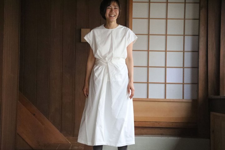 COSMIC WONDER 有機栽培綿袖なしラップドレス（White）