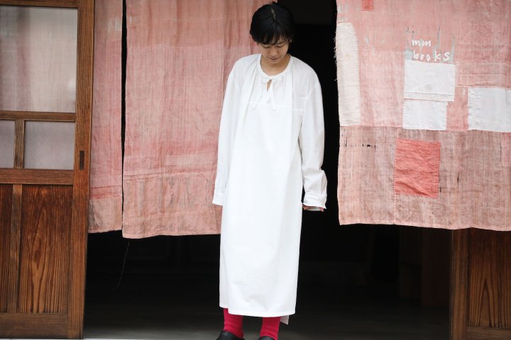 THE HINOKI  OGC Linen Gathered Neck Dress