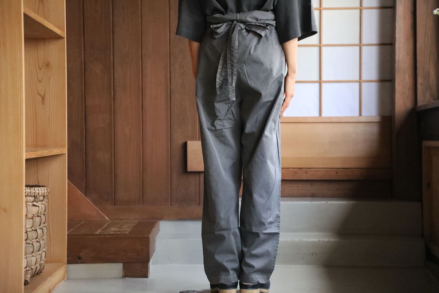 COSMIC WONDER　Suvin cotton broadcloth wrapped pants（Dark sumi) - マーマーなブックス  アンド ソックス