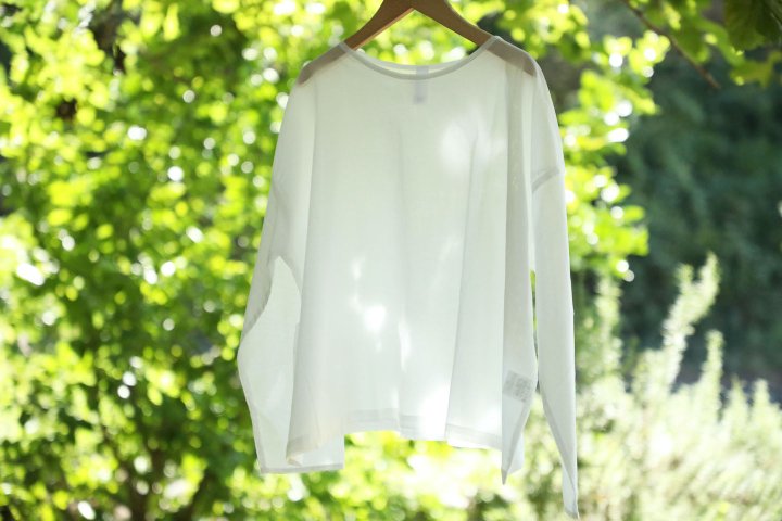 Yoli　Simple wide blouse（White）<img class='new_mark_img2' src='https://img.shop-pro.jp/img/new/icons14.gif' style='border:none;display:inline;margin:0px;padding:0px;width:auto;' />