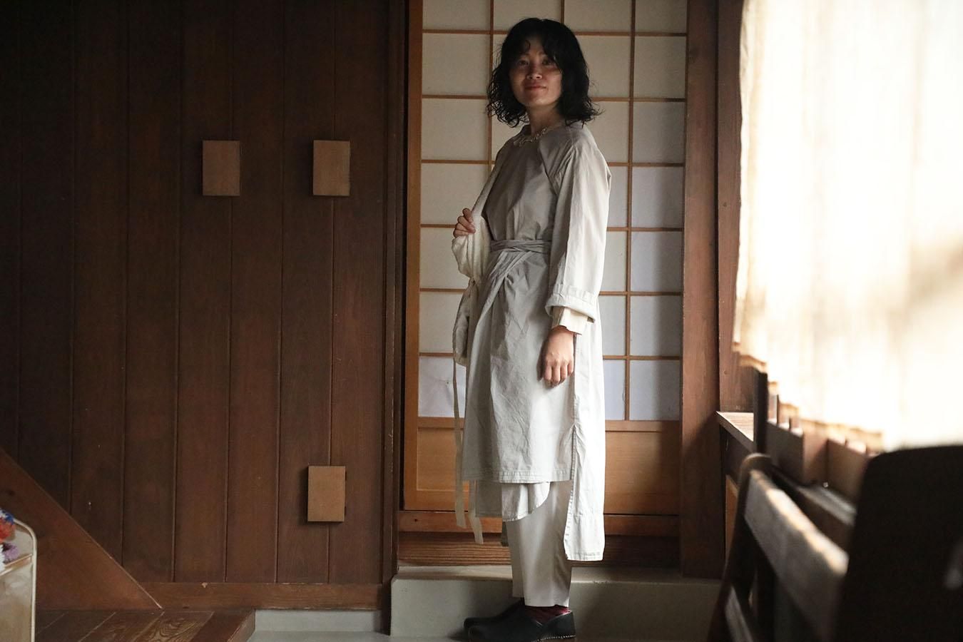 Yoli silk pants サイズ1 ベージュ Yoli Silk pants - マーマーなブックス アンド ソックス