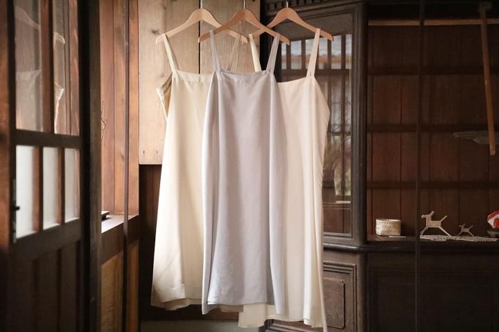 Yoli  silk strap one piece<img class='new_mark_img2' src='https://img.shop-pro.jp/img/new/icons3.gif' style='border:none;display:inline;margin:0px;padding:0px;width:auto;' />
