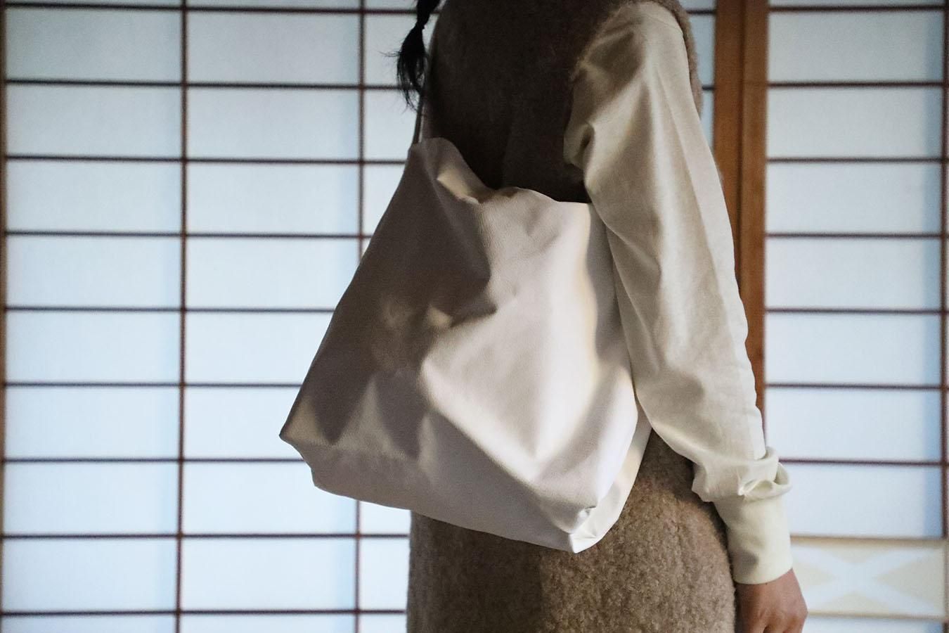 大人女性の Yoli Leather bag L | 軽量レザー - マーマーなブックス アンド バッグ