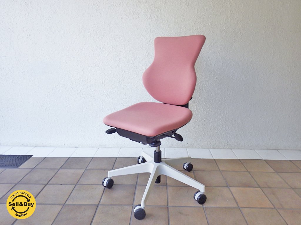 イトーキ　カシコチェア（女性のための椅子）オフィス家具