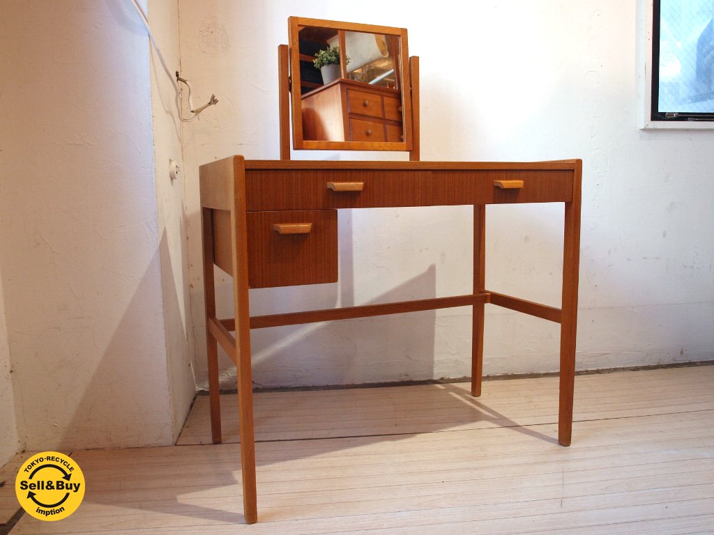 ヴィンテージ家具　スウェーデン産　ドレッサー　vintage dresser