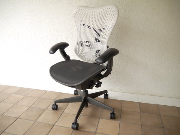 ϡޥߥ顼 USA HermanMiller ߥ Mirra Chair 132,840- ǥ ե studio7.5ǥ󥨥르Υߥ 