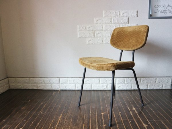 【TRUCK FURNITURE】 SUTTO DINING CHAIR200サイズの予定です