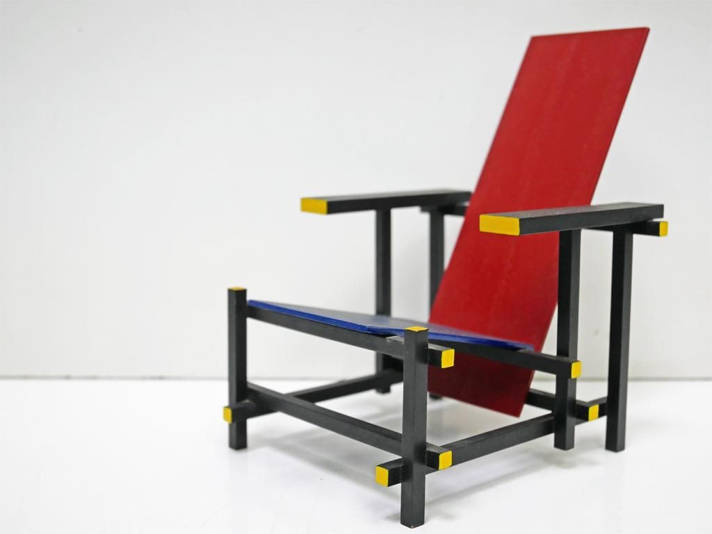 ヴィトラ デザイン ミュージアム Vitra Design Museum レッドアンドブルー Red Blue Chair 1 6サイズ ヘーリット トーマス リートフェルト Tokyo Recycle Imption 東京 世田谷のリサイクルショップ デザイナーズ 北欧家具の販売 買取