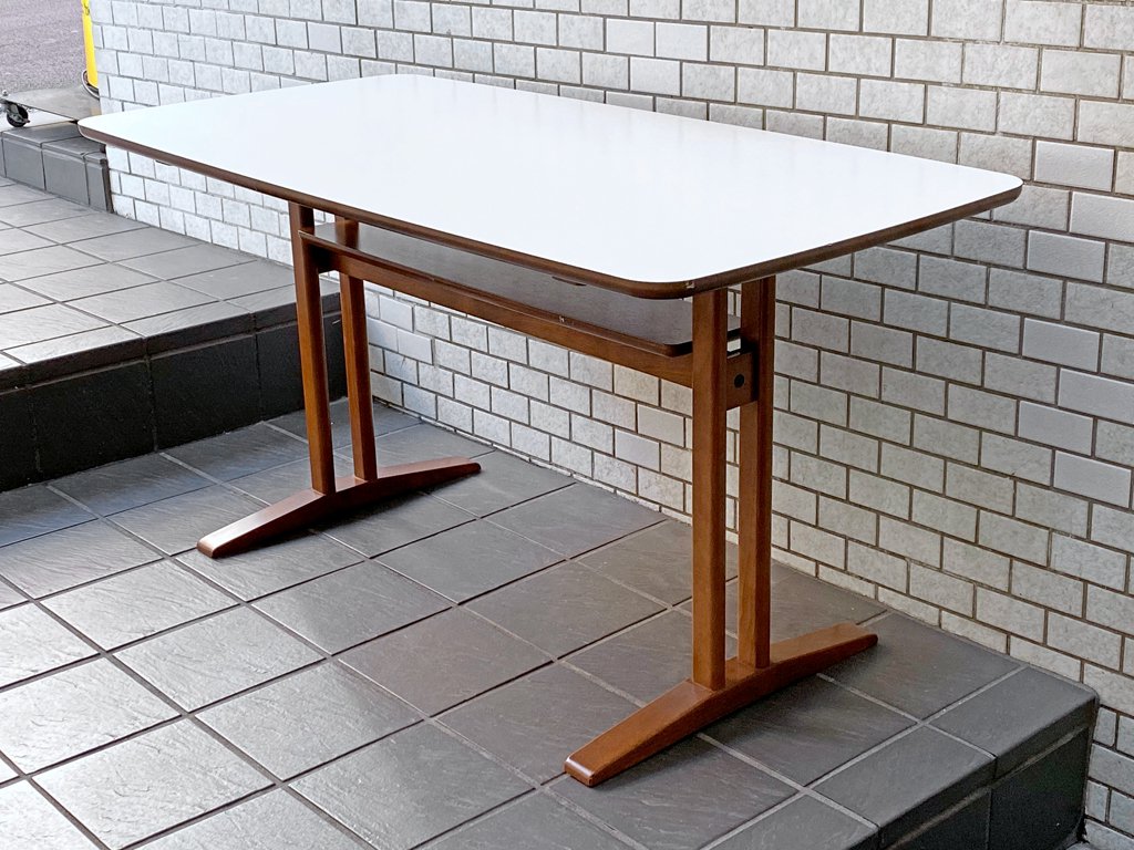 カリモク60+ karimoku カフェテーブル ホワイト メラミン天板 棚板付き