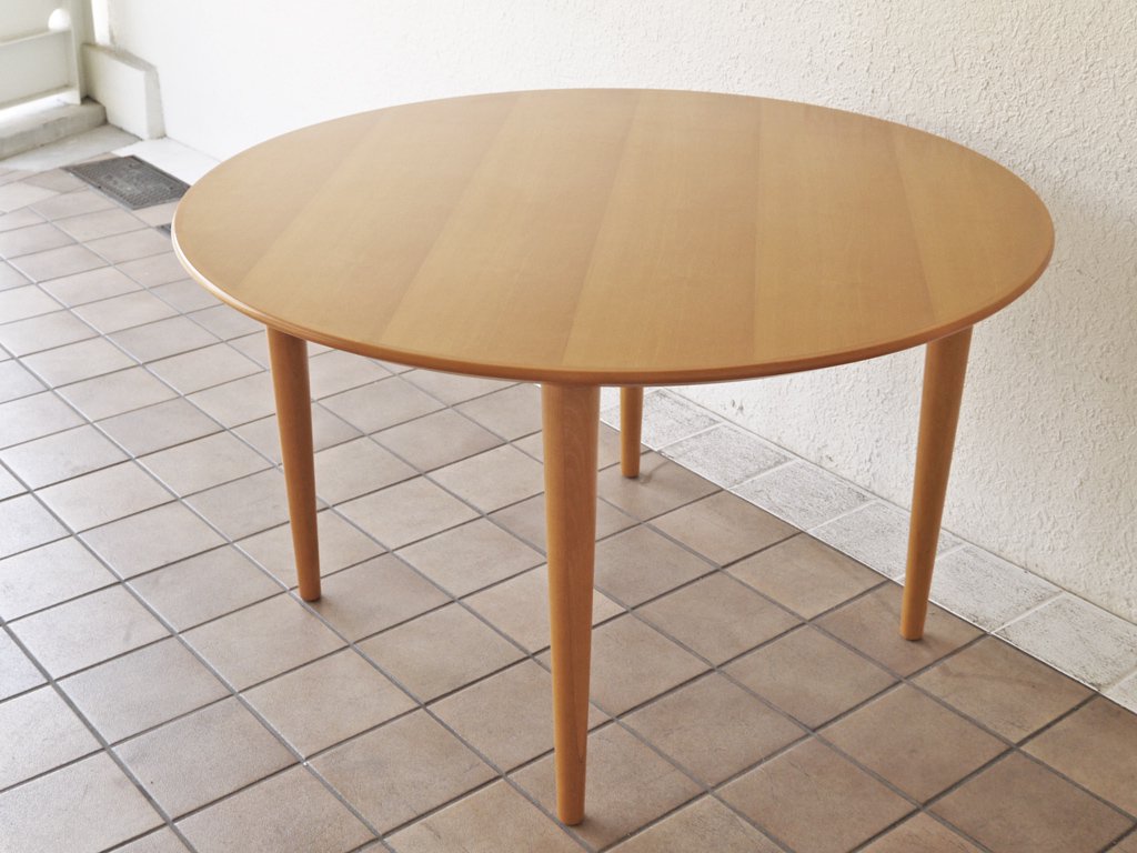 天板の形状円型PINO ダイニングテーブル