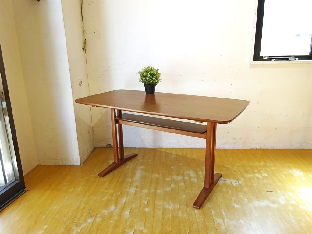 カリモク60+ karimoku カフェテーブル1200 ウォールナット色 棚板付き