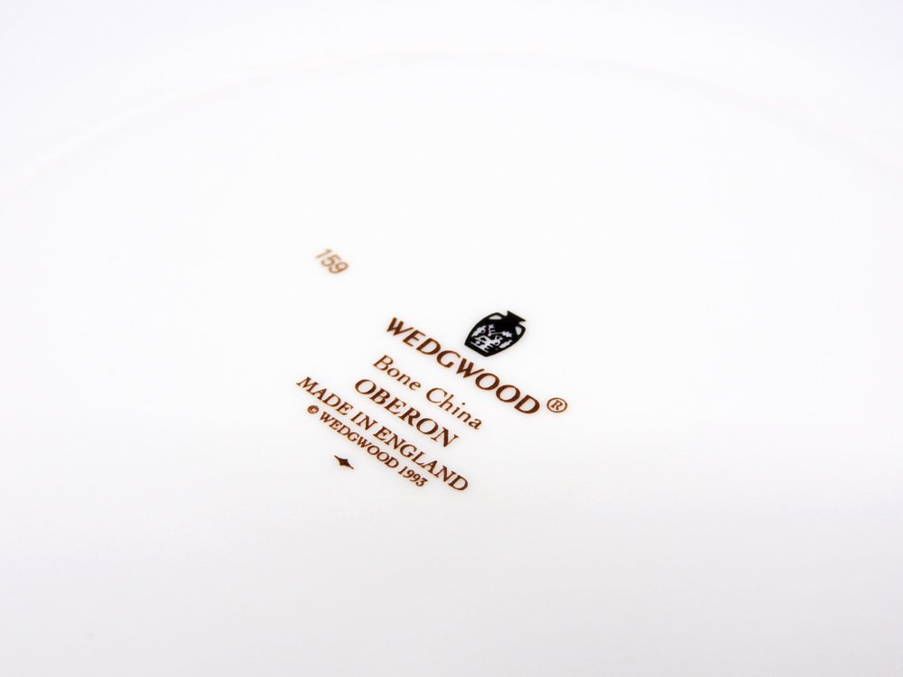 ウェッジウッド WEDGWOOD オベロン oberon 白磁プレート 20cm デザート皿 旧刻印 ボーンチャイナ BONE CHINA 廃番品 英国 E ◇