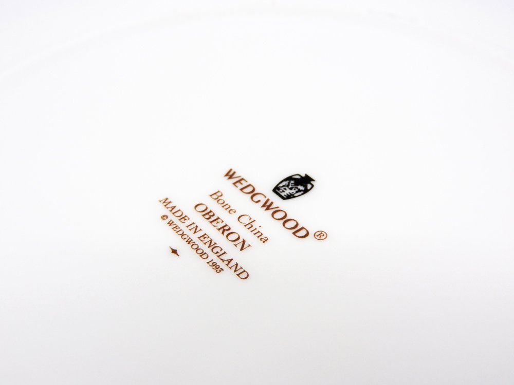 ウェッジウッド WEDGWOOD オベロン oberon 白磁プレート 20cm デザート皿 旧刻印 ボーンチャイナ BONE CHINA 廃番品 英国 H ◇