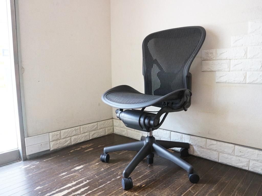 ハーマンミラー Hermanmiller クラシック アーロンチェア ライト アームレス Bサイズ ポスチャーフィット クラシックカーボン グラファイトベース Tokyo Recycle Imption 東京 世田谷のリサイクルショップ デザイナーズ 北欧家具の販売 買取 ハーマンミラー Hermanmiller クラシック アーロンチェア ライト アームレス Bサイズ ポスチャーフィット クラシックカーボン グラファイトベース Tokyo Recycle Imption 東京 世田谷のリサイクルショップ デザイナーズ 北欧家具の販売 買取