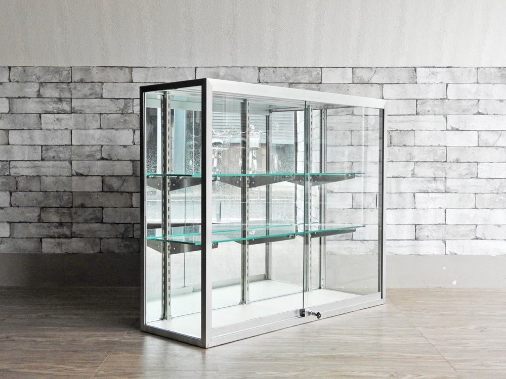 シンプルデザイン ガラス × スチール ショーケース ディスプレイケース