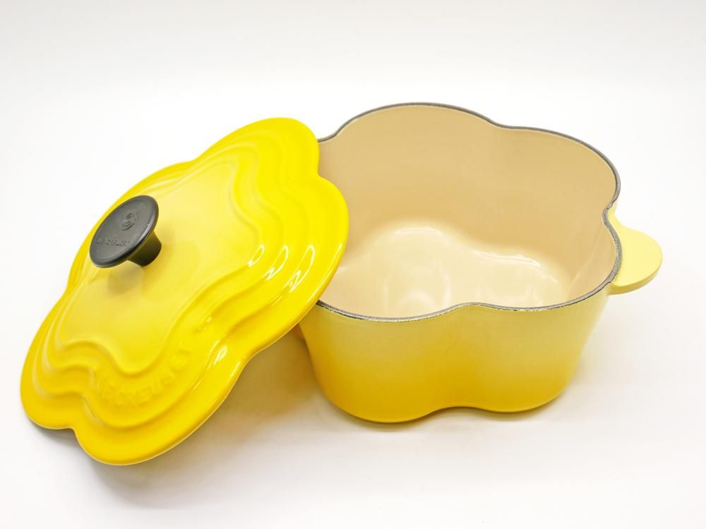 ルクルーゼ LE CREUSET ココットフルール ソレイユ イエロー 20cm 両手鍋 キャセロール 箱付 鋳物 フランス ● - TOKYO RECYCLE imption | 東京・世田谷のリサイクルショップ デザイナーズ・北欧家具の販売・買取