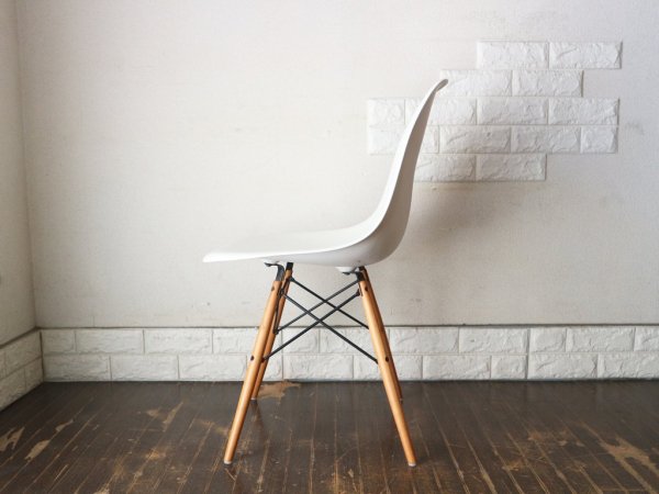 ϡޥߥ顼 Herman Miller  ȥ vitra. W͡   ۥ磻 ɥå١ C&R ॺ ߥåɥ꡼  