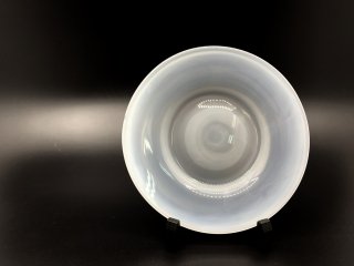 辻和美 Kazumi Tsuji リム皿 opaque 乳白 ガラスプレート Φ15.5cm 吹きガラス ファクトリーズーマー factory zoomer 現代作家 A ● 