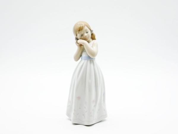 爆買い新作 リヤドロ フィギュリン 我が家のプリンセス 箱付き 女の子 ドレス Www Rgd Com Co