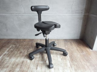 アーユルチェアー ayur chair オクトパス ブラック デスクチェア オフィスチェア キャスター 姿勢矯正 坐骨椅子 健康椅子 腰痛対策 体圧分散マット付♪