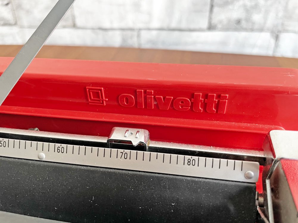 オリベッティ olivetti バレンタイン Valentine タイプライター 赤いバケツ エットーレ・ソットサス Ettore Sottsass スペイン製 MoMA レトロ ● 