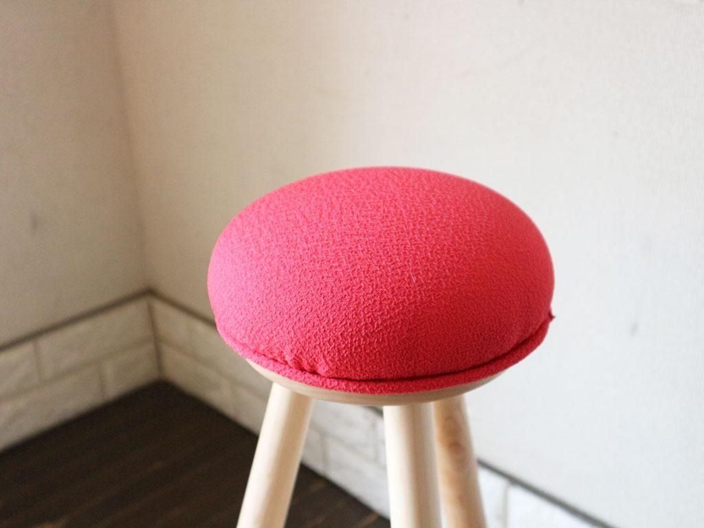 美品」旭川家具 赤い帽子のキッチンスツール-
