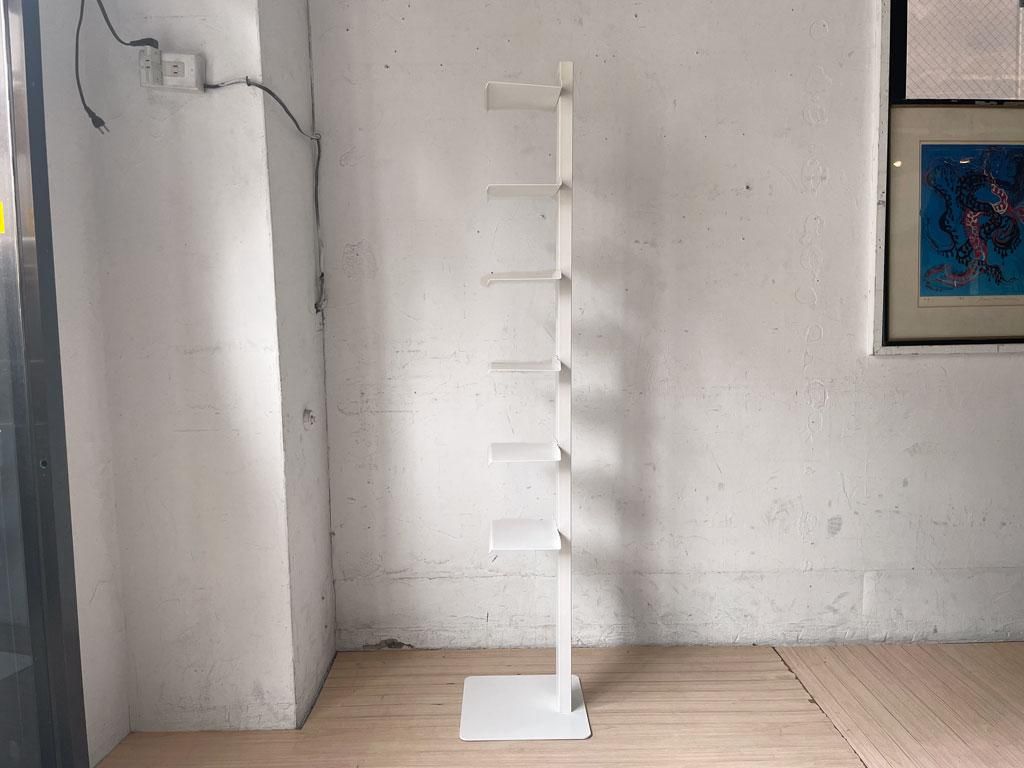ドッタス Dottus タワー6 Tower6 ブックシェルフ ホワイト 本棚 イタリア製 定価¥31,900- ☆ TOKYO RECYCLE imption 東京・世田谷のリサイクルショップ デザイナーズ・北欧家具の販売・買取 ブックシェルフ マガジンラック 本棚 タワー型 タワータイプ 縦型 6段 ホワイト 白 リビング オフィス 書斎 シンプル スリム インテリア イタリア製 Dottus Tower6 ドッタス社 タワー6 Tower6 ホワイト