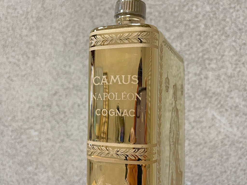 カミュ CAMUS ナポレオン NAPOLEON ブック 陶器ボトル ゴールド コニャック ブランデー 700ｍｌ 40％ ナポレオンハット替栓 未開栓 元箱 古酒 〓