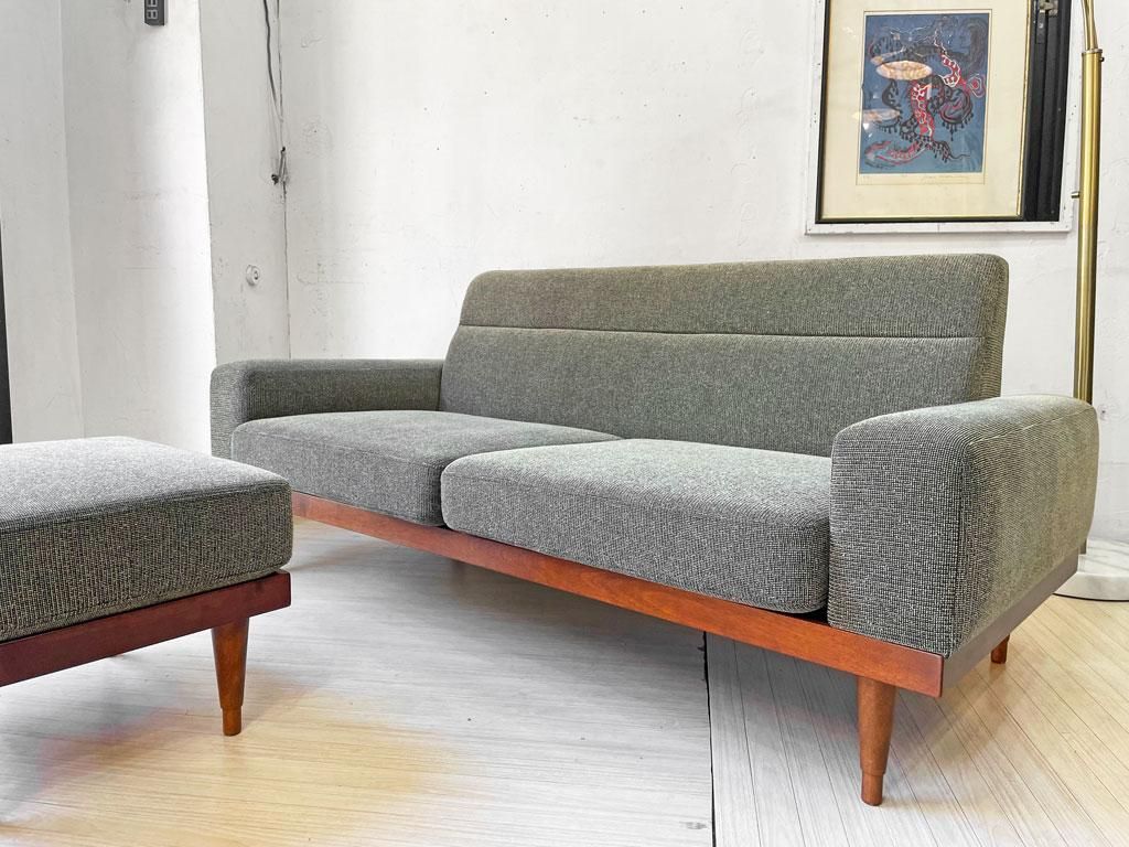 Pacific Furniture Service C SOFA オットマン付5年ほど使用しています