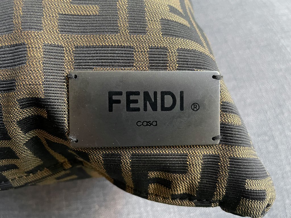 フェンディ FENDI クッション ズッカ柄 ブラウン フェザー 48×48cm