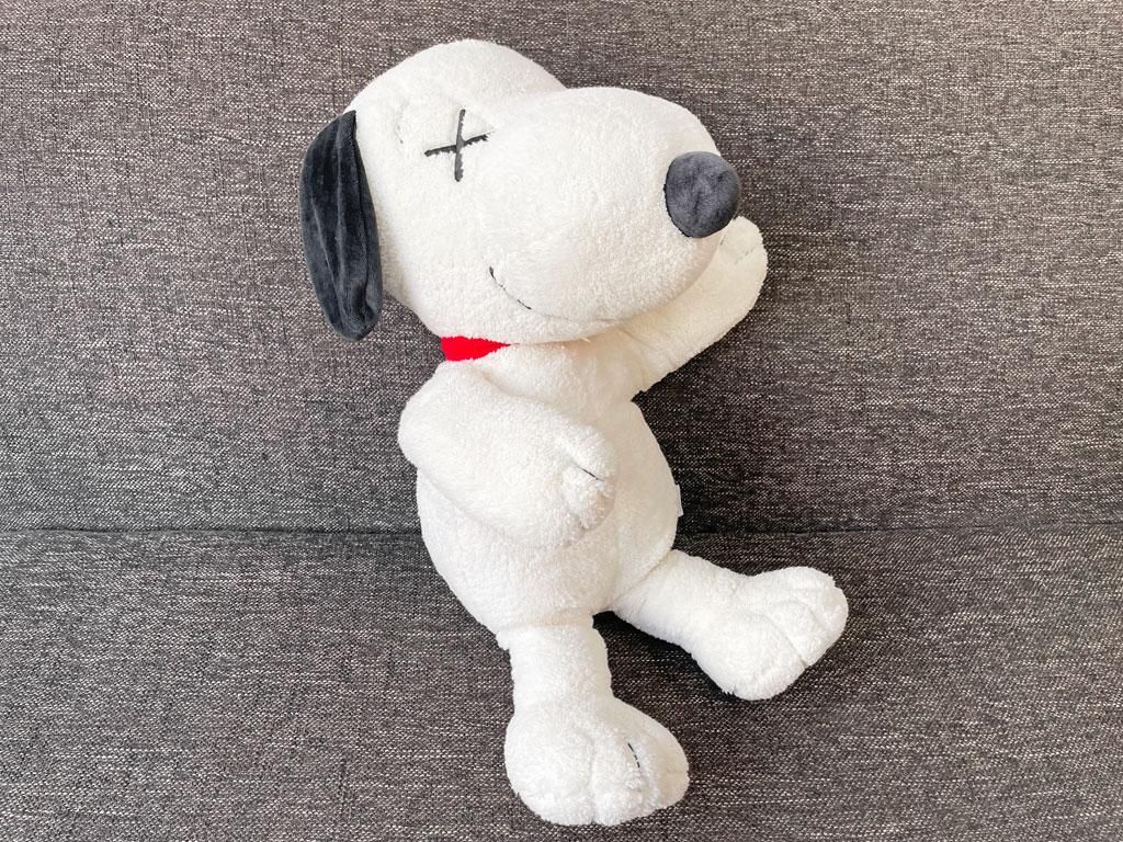 UNIQLO UT KAWS x PEANUTS ぬいぐるみ スヌーピー